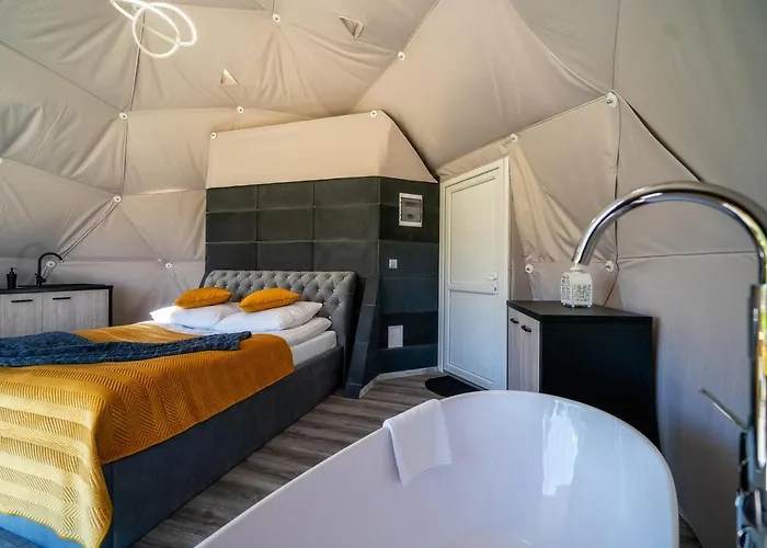 Mountain Glamp & Jacuzzi *