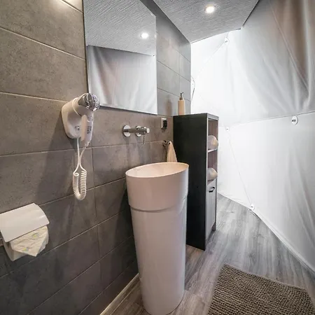 Mountain Glamp & Jacuzzi Luxuszelt *