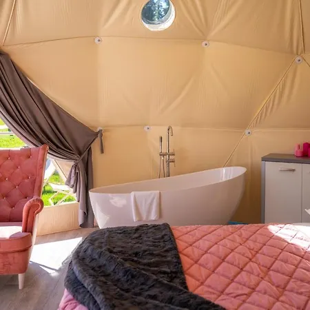 Mountain Glamp & Jacuzzi *