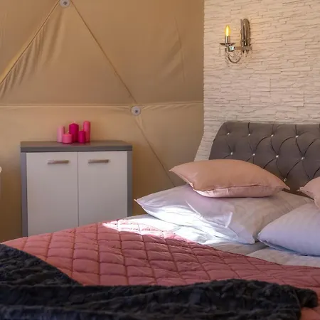 Mountain Glamp & Jacuzzi خيمة فخمة