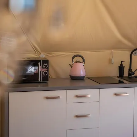 Mountain Glamp & Jacuzzi *