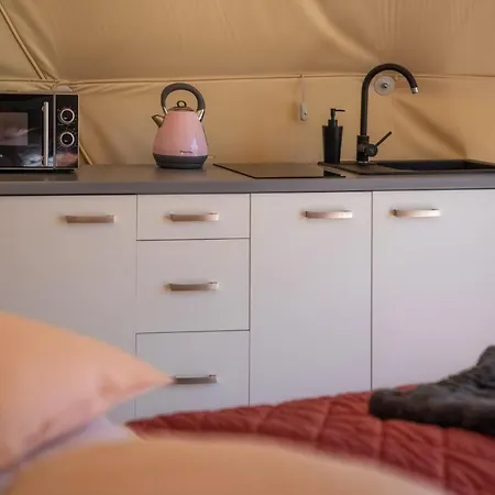 Luxury tent Mountain Glamp & Goraca Balia - Juz Od 13 Czerwca Kazdy Glamp Dostepny Z Jacuzzi Na Wylacznosc Zakopane