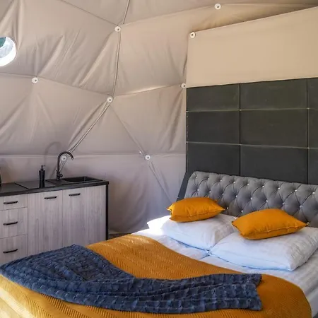 Mountain Glamp & Jacuzzi *