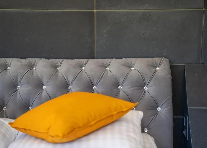 Luksusowy namiot Mountain Glamp & Jacuzzi