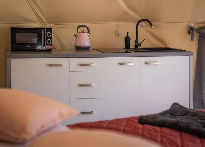 Luksusowy namiot Mountain Glamp & Jacuzzi Zakopane