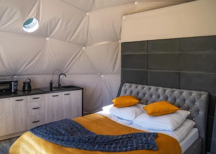 Mountain Glamp & Jacuzzi *